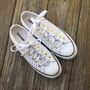 Converse sneakers size 9